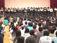 開校記念集会の写真